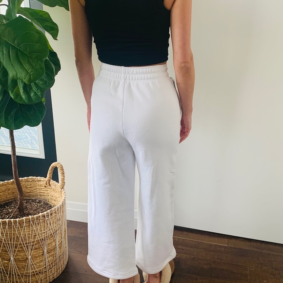 Aritzia sweatpants - Picture 2 of 2